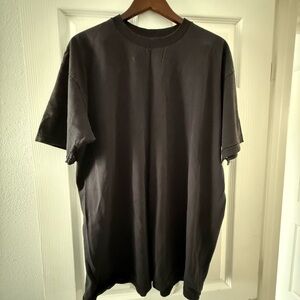 Sleek Black Men's Short Sleeve Tee